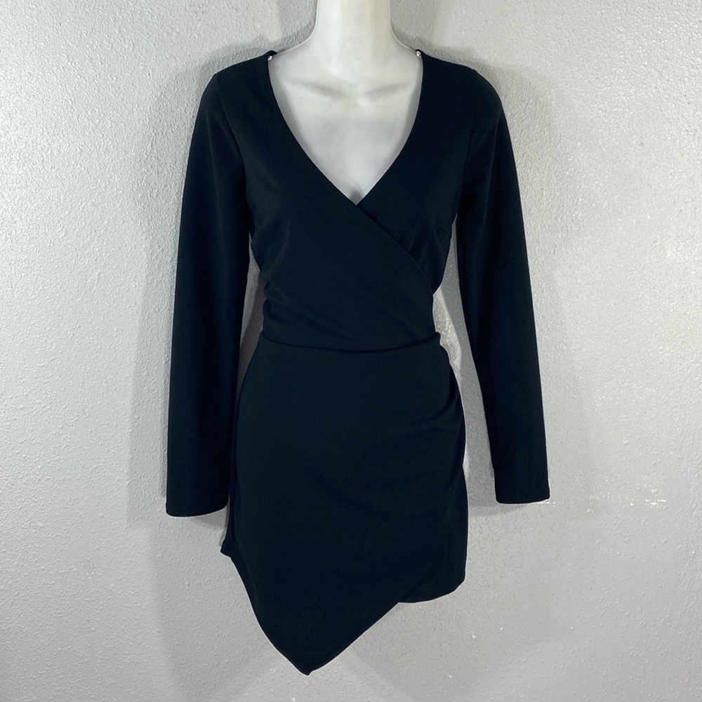 Lulu’s Babe Heaven Black Long Sleeve Asymmetrical Romper Medium M S22 - Picture 9 of 14